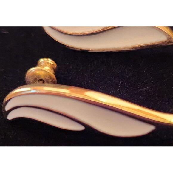 Trifari Earrings Vintage Winged Drop - Picture 2 of 9